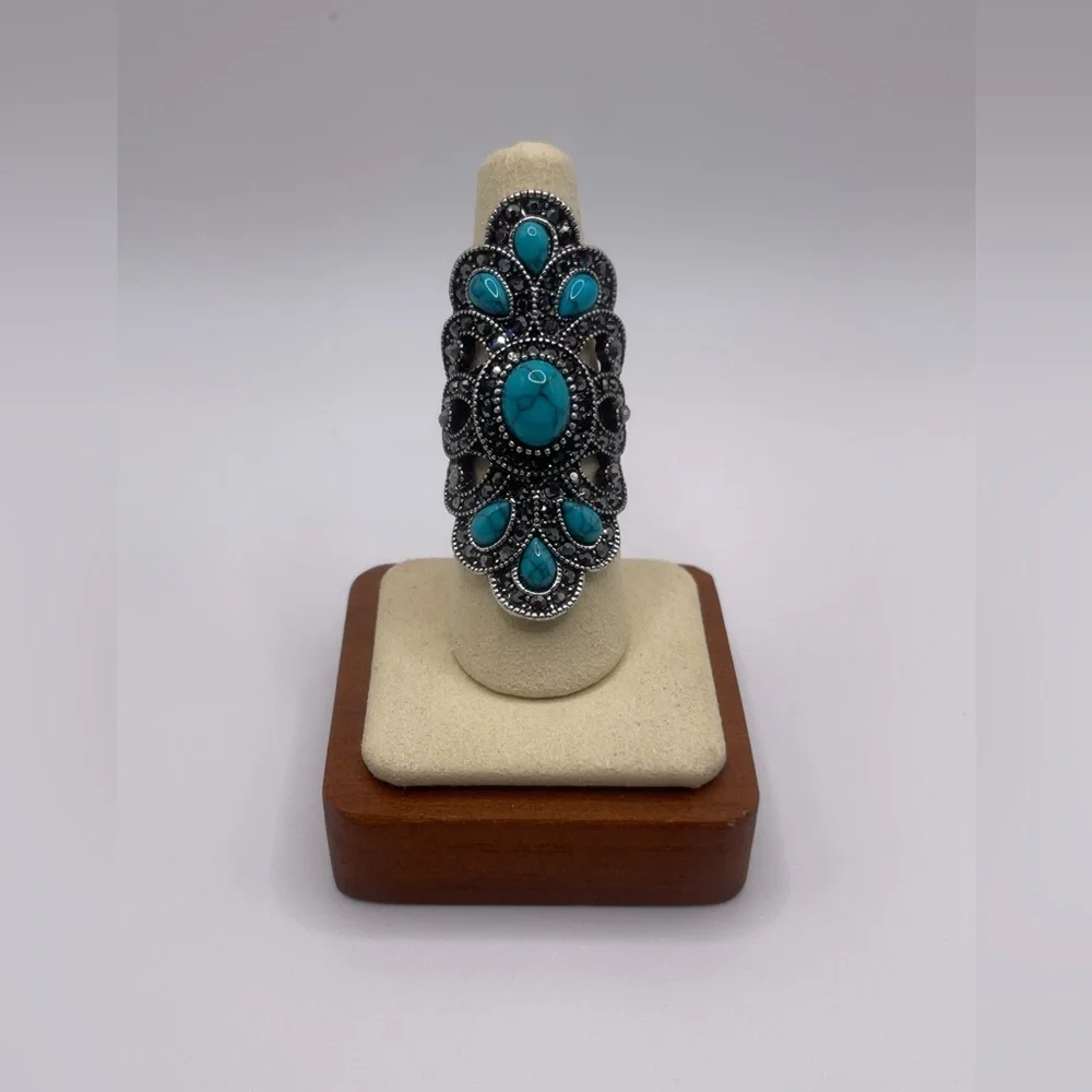 Silver toned BOHO peacock ring with Faux Turquoise Stones - Size 8